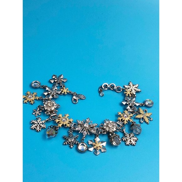 Kirks Folly " Flurries" Snowflake Charm Bracelet - Picture 1 of 5